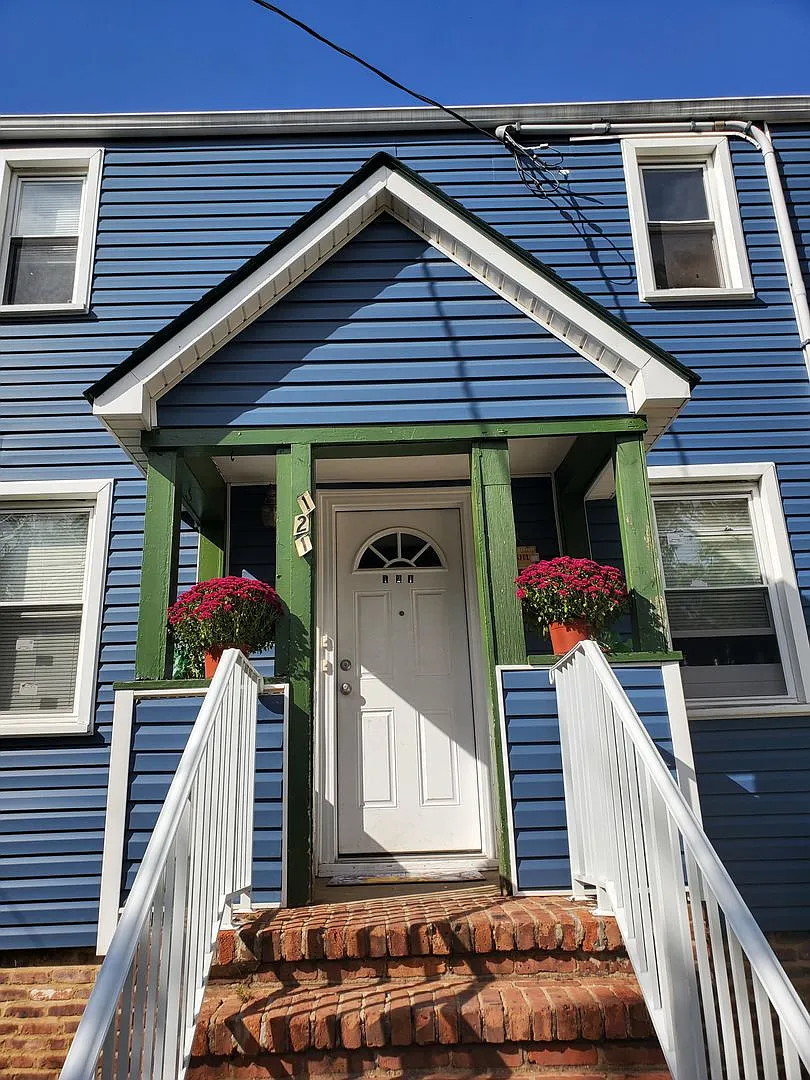 121VictorStfronthouse — Photo 2