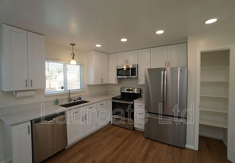 1155 Fern St — Photo 6