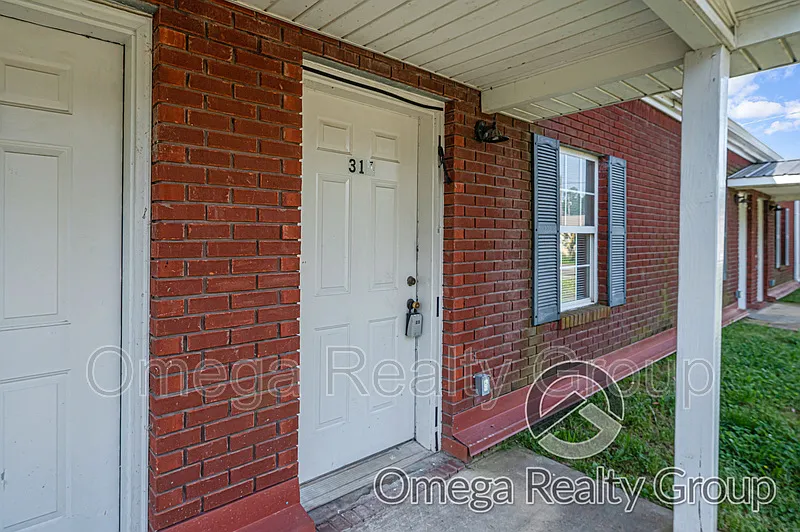 Pershing St Apartments — Photo 4
