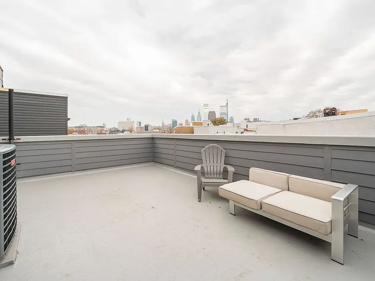 1654 Ridge Ave — Photo 18