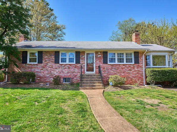 6712 Moly Dr, Falls Church, VA 22046
