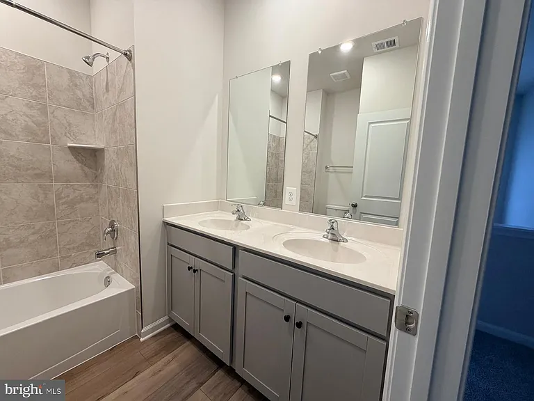 19 Forest Grove Ave — Photo 26