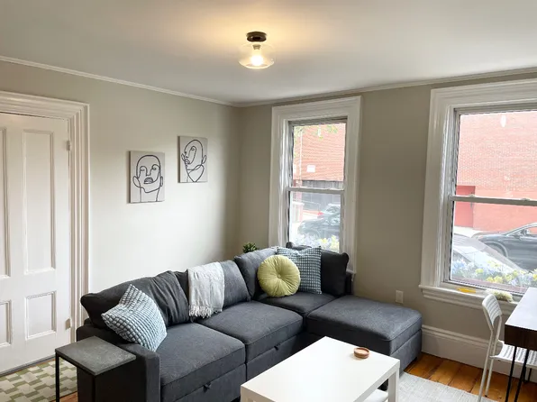 659 E 4th St Floor 2, Boston, MA 02127