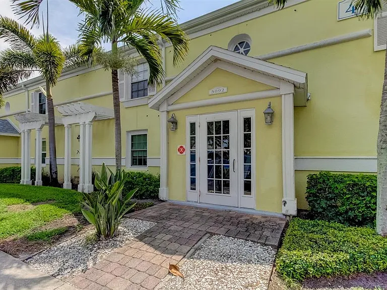 5092 Beach Dr SE #A — Photo 2
