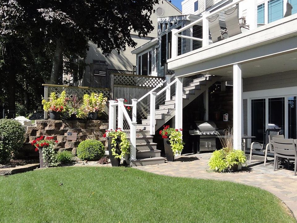 1st image of 1319 N Shore Dr