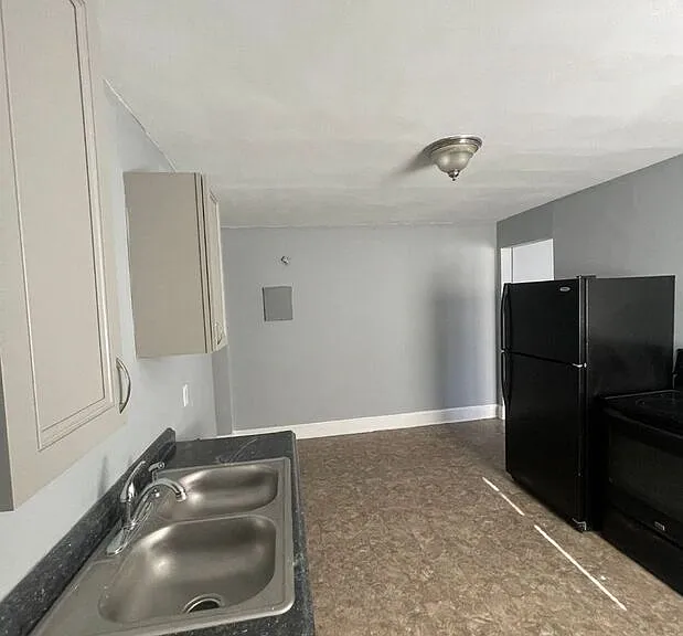 322 Harrison St — Photo 4