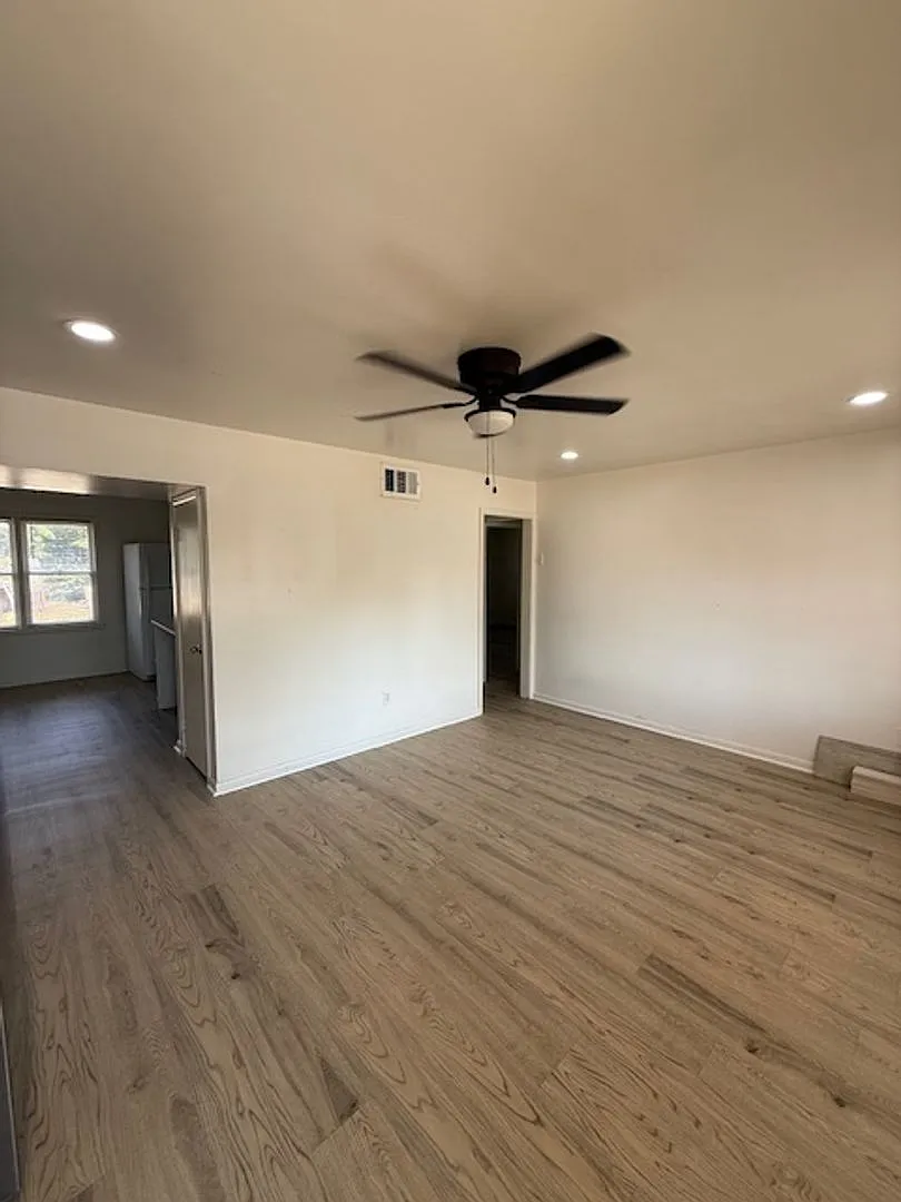2158 Lowden — Photo 3