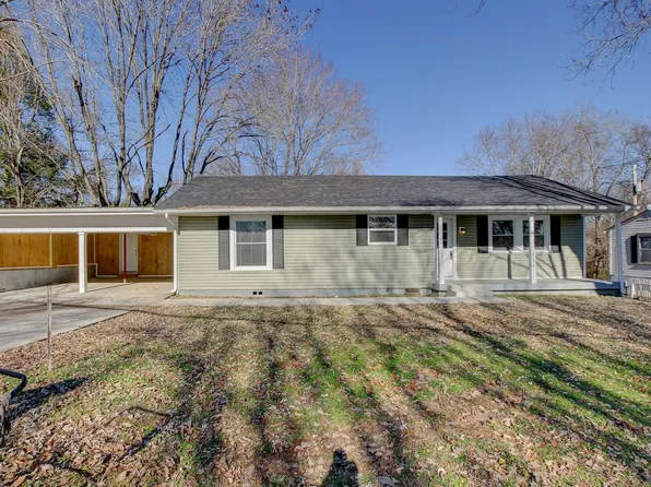 435 Circle Dr, Clarksville, TN 37043