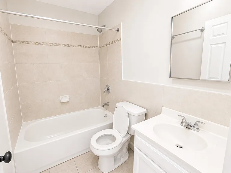 146 N Grove St — Photo 23