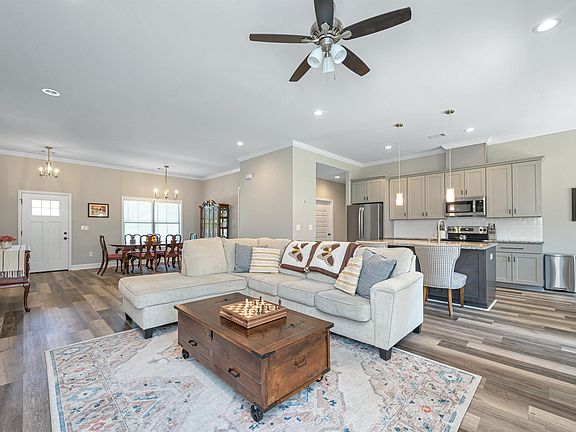 4th image of 5130 Summerfield Dr E