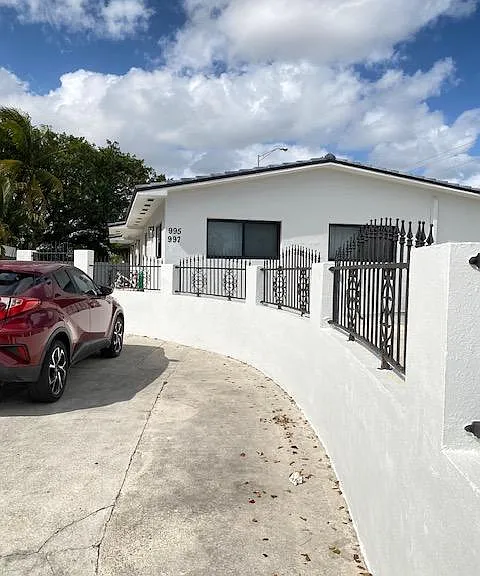 997 SE 1st Pl — Photo 3