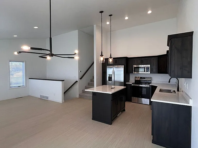 Golden Valley Townhomes 1 — Photo 4