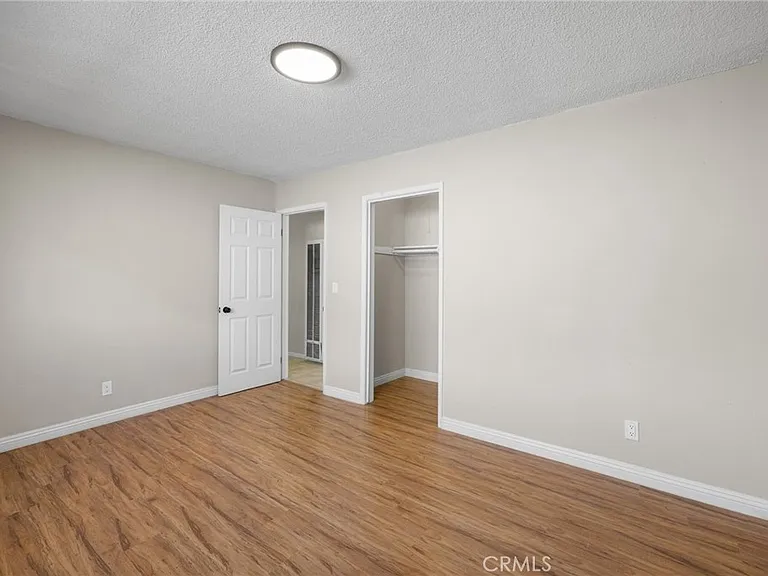 207 E Flora St — Photo 20