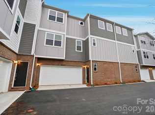 8931 Sharonbrook Dr, Charlotte, NC