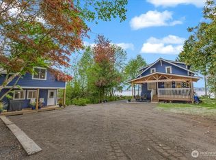 1273 Beach Dr E, Port Orchard, WA 98366