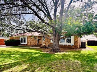 1013 Sunset Dr, Post, TX 79356