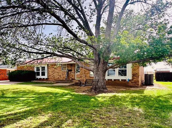 1013 Sunset Dr, Post, TX 79356