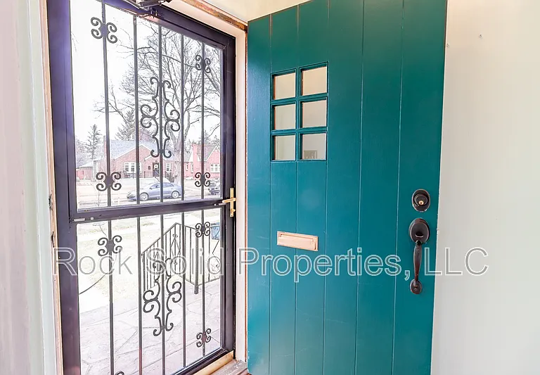 219 W 4th Ave — Photo 9