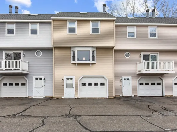 78 Frederick St APT 42, Dracut, MA 01826