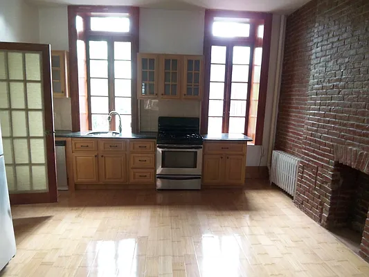 Rented by KVNY Soho | media 112