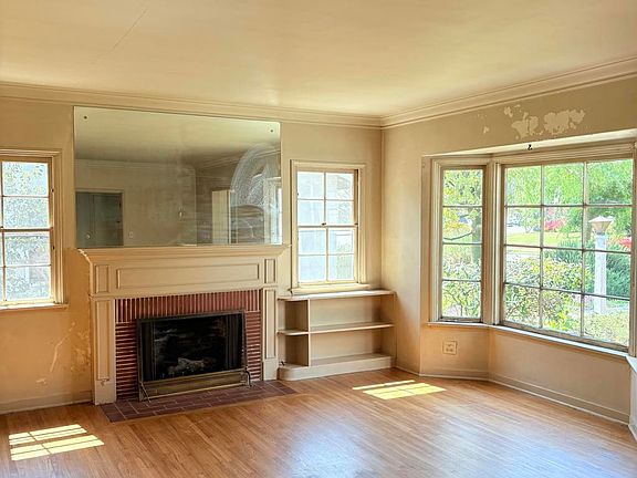 2nd image of 1000 Del Rey Ave