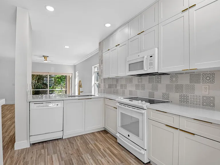 6917 Crooked Fence Dr — Photo 17