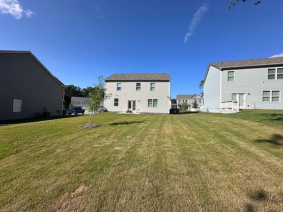 5th image of 19 Manor Way