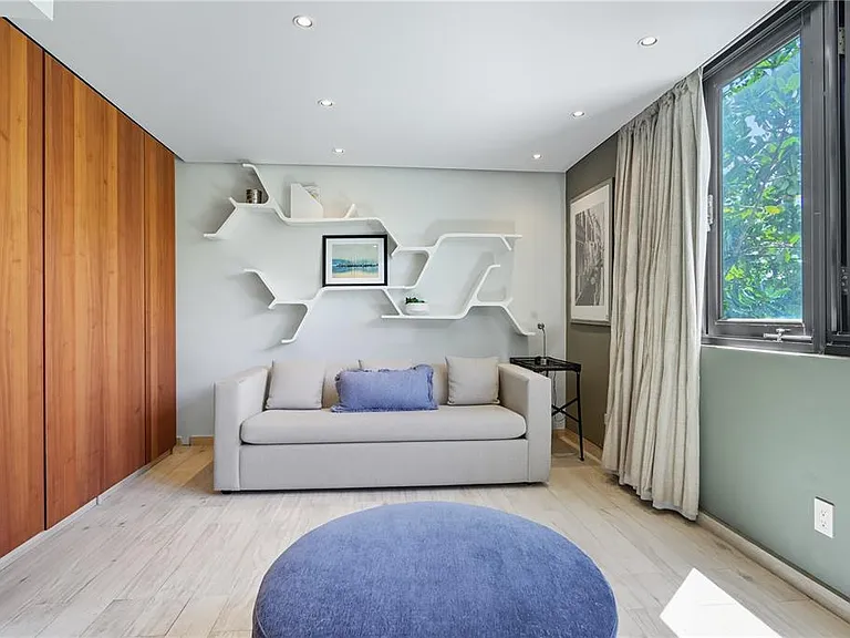 63 Kings Ct #3A — Photo 8
