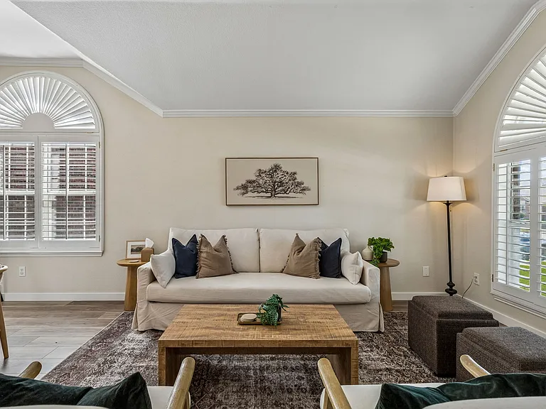 4605 Forest Park Rd — Photo 3