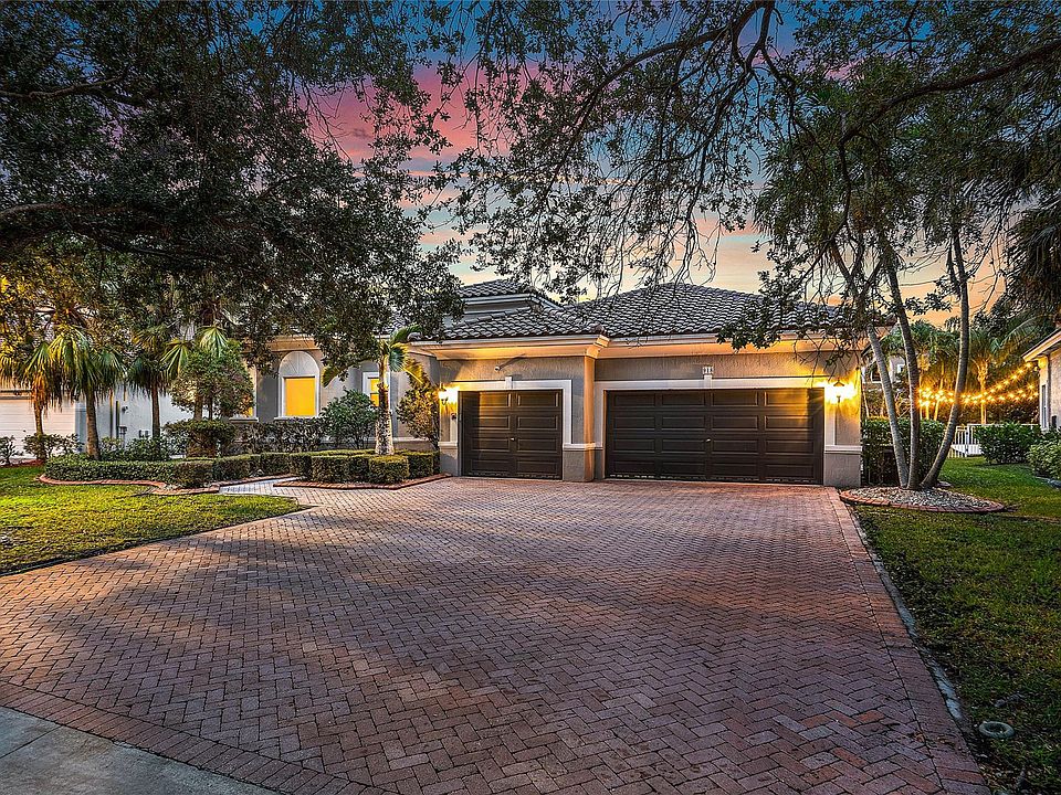 1st image of 918 NW 123rd Drive