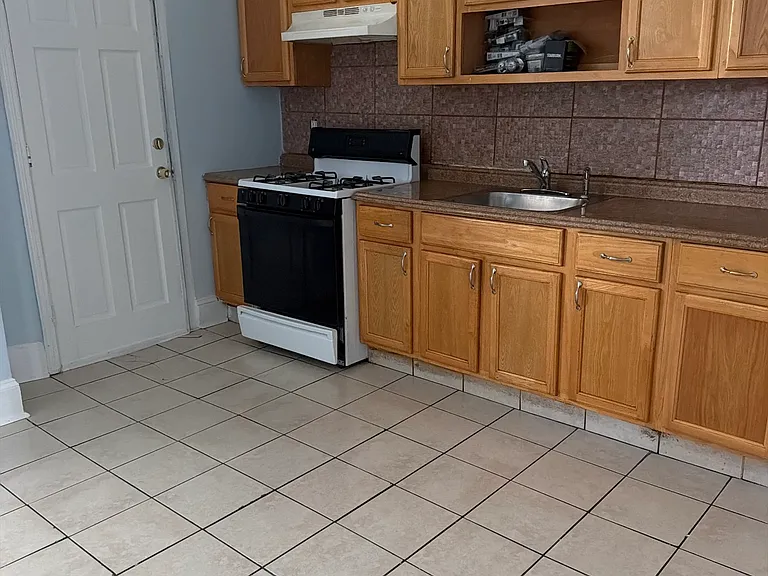 5502 Spring St — Photo 5