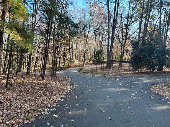 4th image of 194 Oakridge Ln