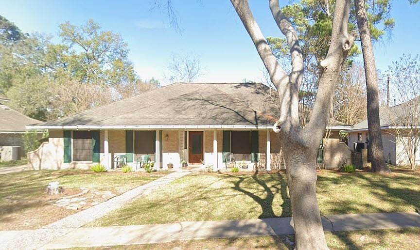 1st image of 1004 Candlelight Ln