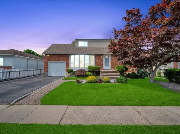 46 Grant Avenue, Bethpage, NY 11714