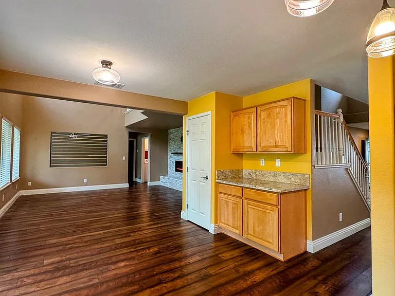 477 Fisher Cir — Photo 9
