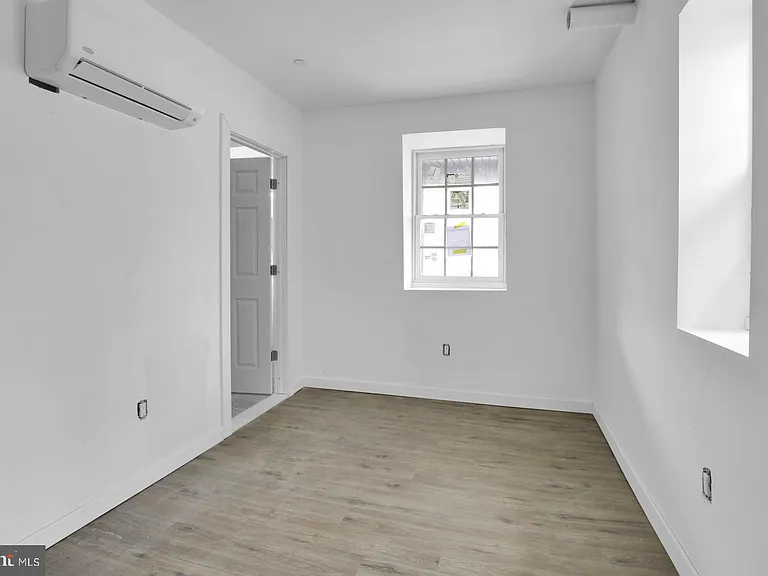 7037 Ridge Ave #1B — Photo 2