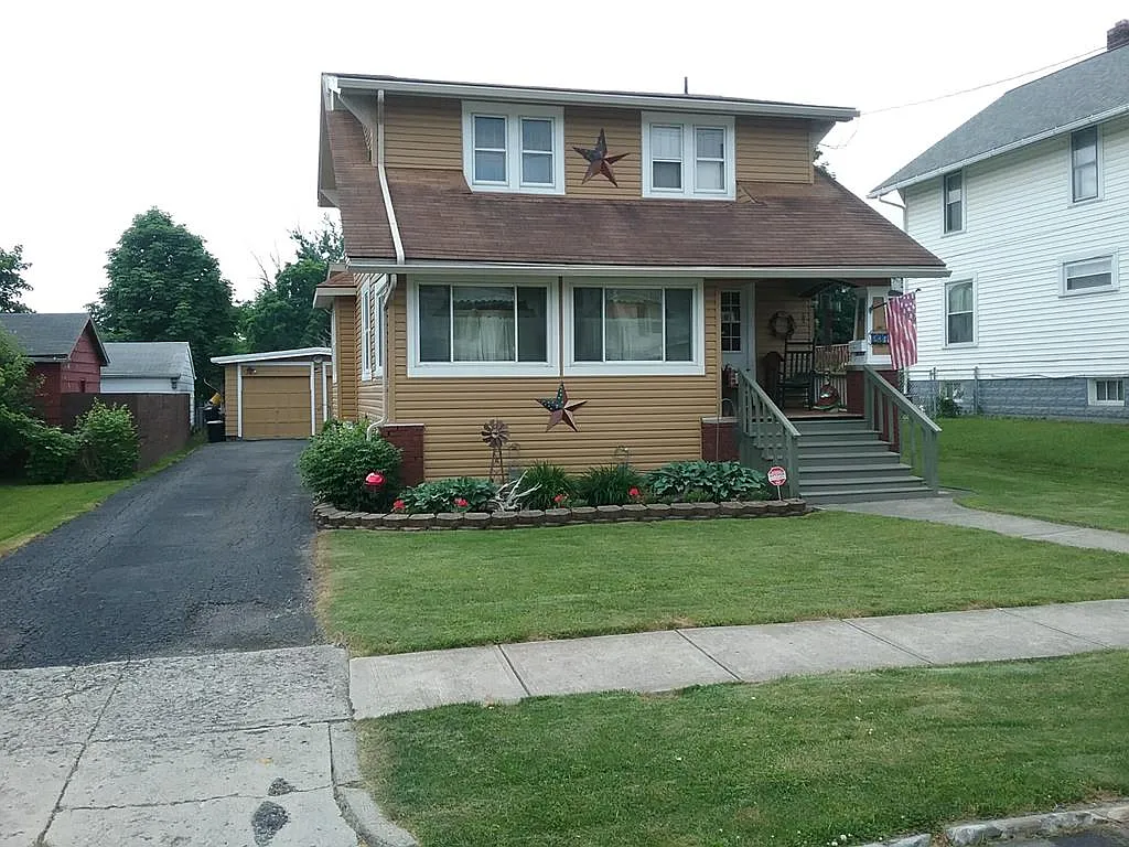 237 E Washington Ave photo 1