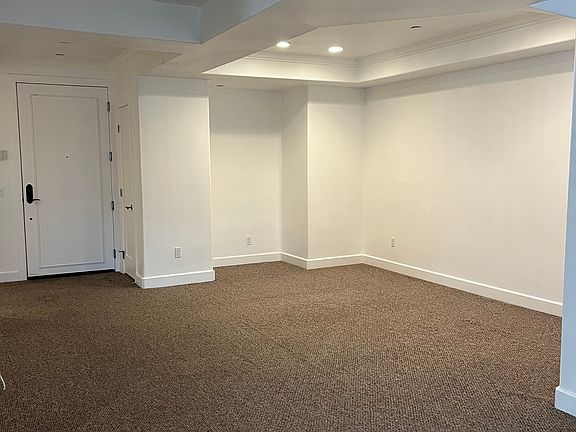 3rd image of 11611 Montana Ave APT 302