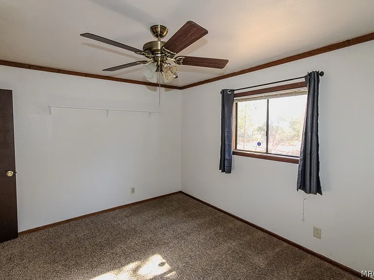 376 Santa Barbara Ave — Photo 15