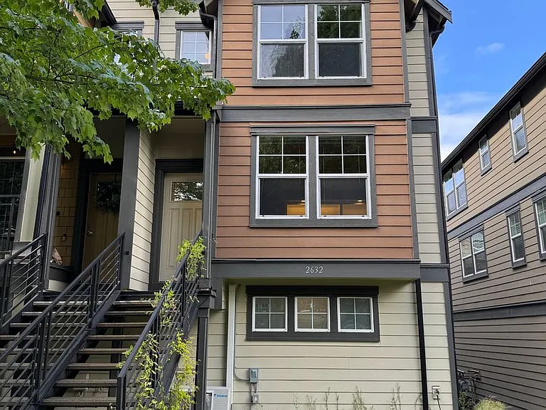 2632 SW Myrtle St — Photo 1