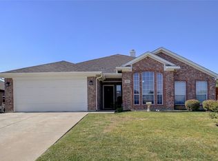 942 Thistle Meade Cir, Burleson, TX 76028