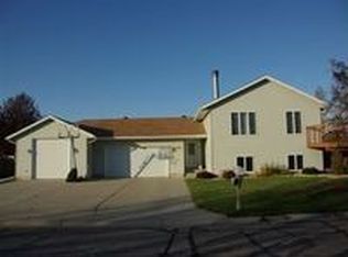 1334 15th Ave N, Wahpeton, ND 58075