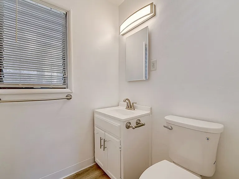 7044 Lanewood Ave — Photo 14