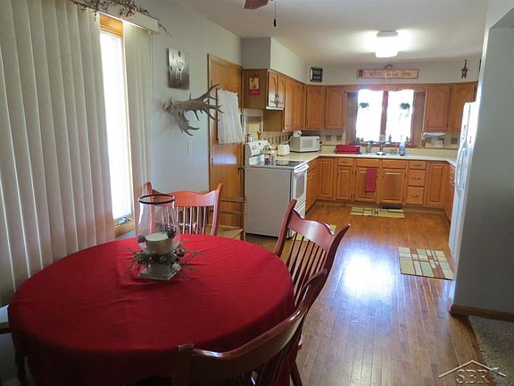 5th image of 8950 Gilmour Ln