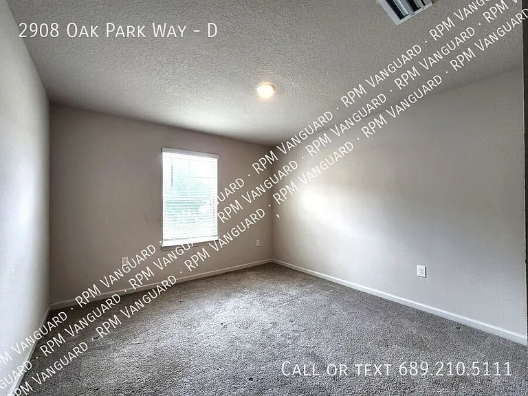 2908 Oak Park Way #D — Photo 11