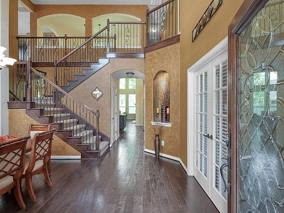 4th image of 2033 Brodie Ln