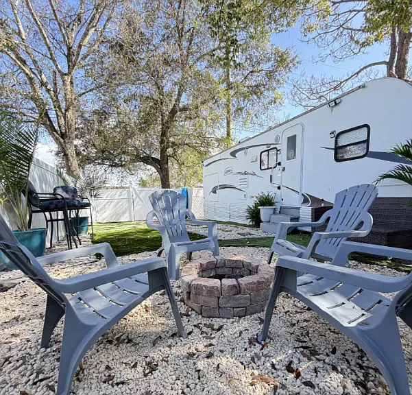 Regatta Cir — Photo 1