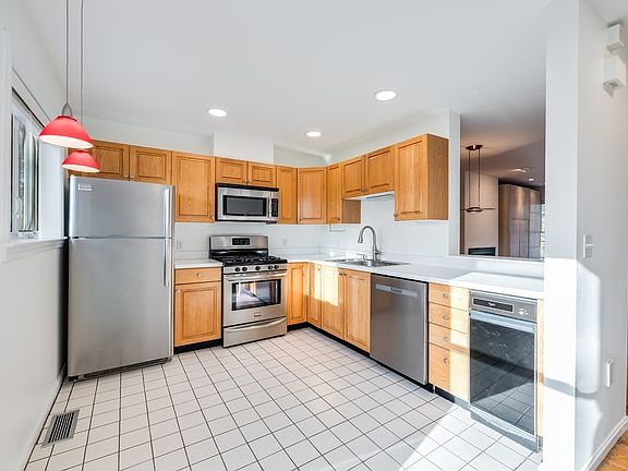 5th image of 100 Anderer Ln APT 2