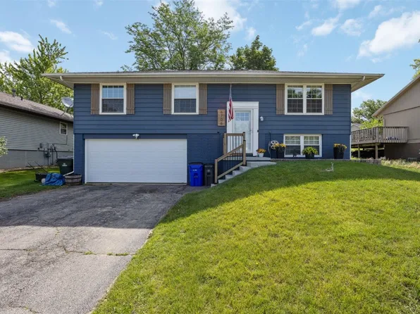 6706 Boxwood Ln NE, Cedar Rapids, IA 52402