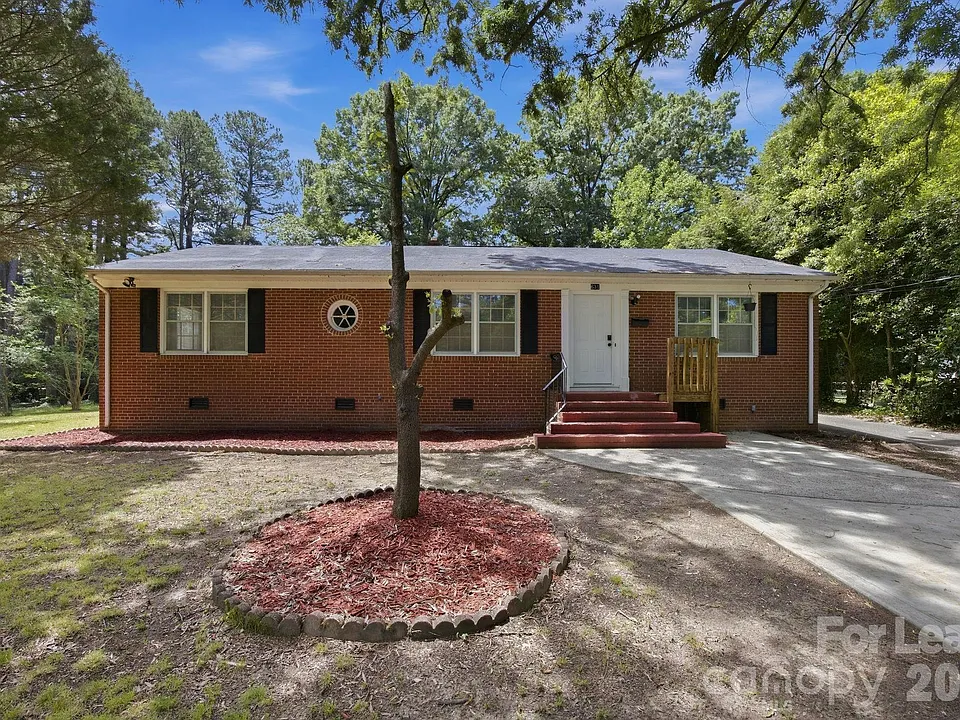 631 Townsend Ave